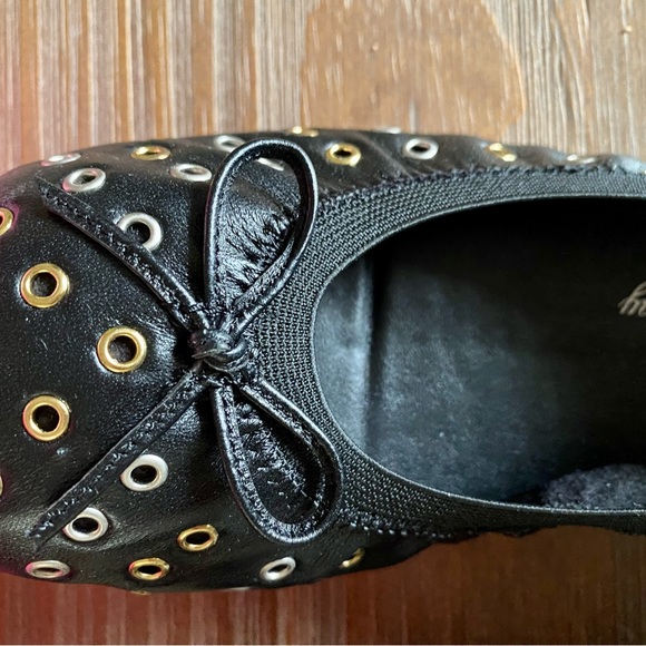 NWB Penny Loves Kenny Eyelet punched Flats Size 7M - Picture 2 of 4
